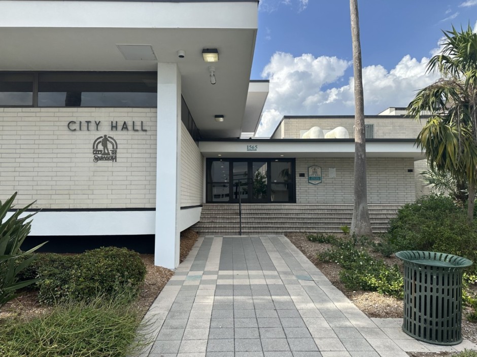 Exterior of Sarasota City Hall.