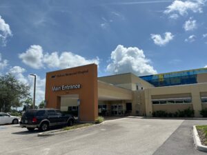 Photo of the main entrance to DeSoto Memorial Hospital.