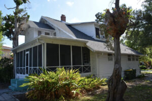 The rear of the house at 908 Pomelo.