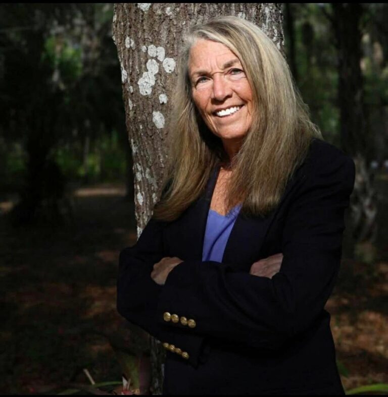 Liz Arnold smiling.