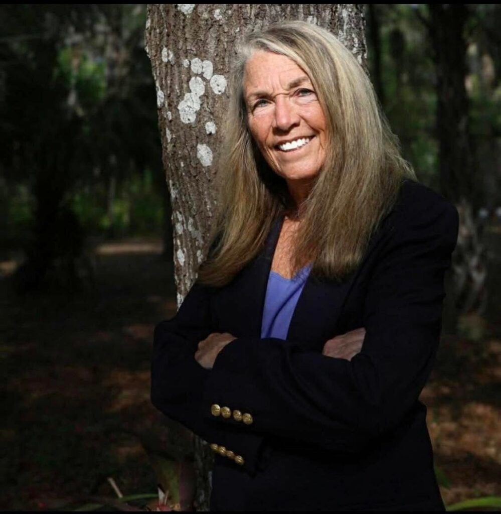 Liz Arnold smiling.