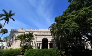 Entrance to College Hall at New College of Florida.