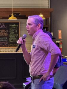 Kelly Kirschner speaking at Fogartyville.