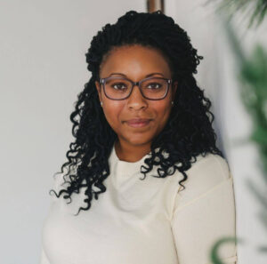 Shavonne Johnson smiling.