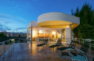 Exterior of a house in the Sarasota Modern style.